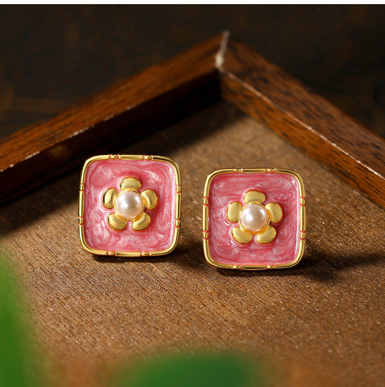Vintage Pearl Women's Earrings - Simple, Sweet and Elegant