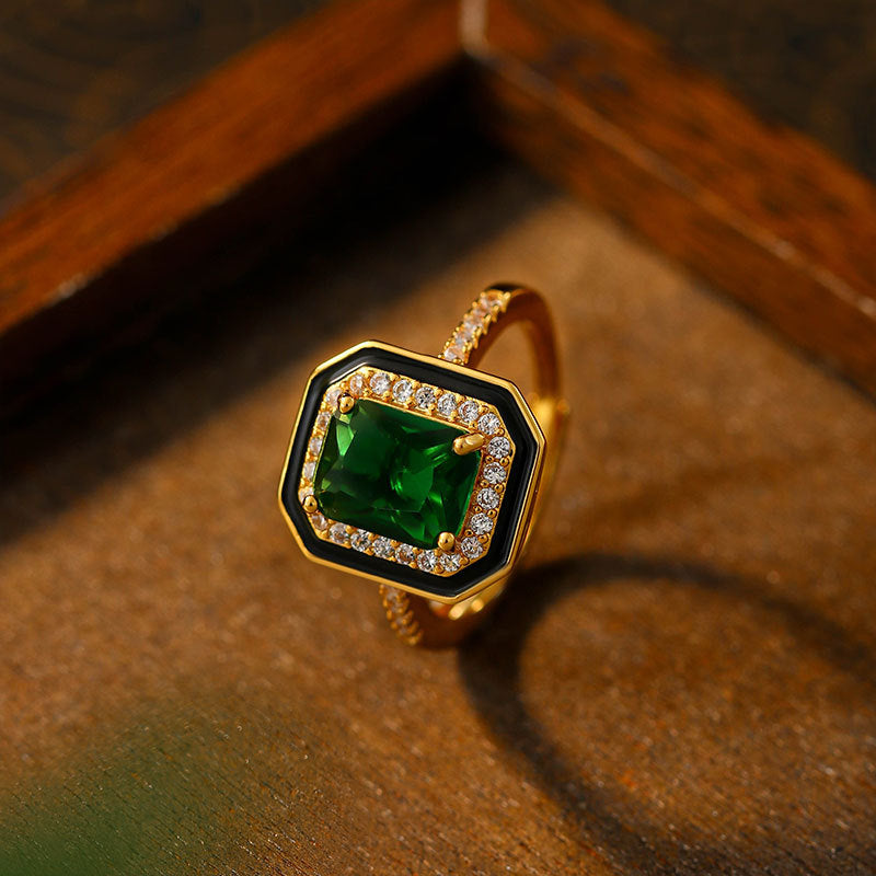 Imitation Paraiba Simple Princess Sugar Green Diamond Black Enamel Ring
