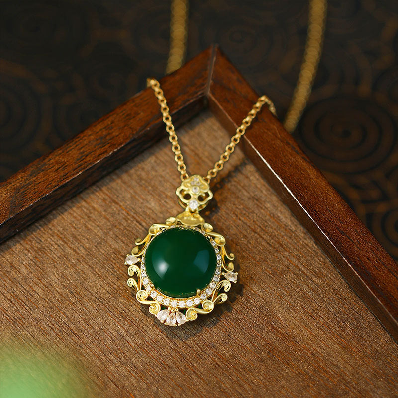 Vintage Gold Plated Imitation Hetian Jade Pendant Necklace for Men and Women