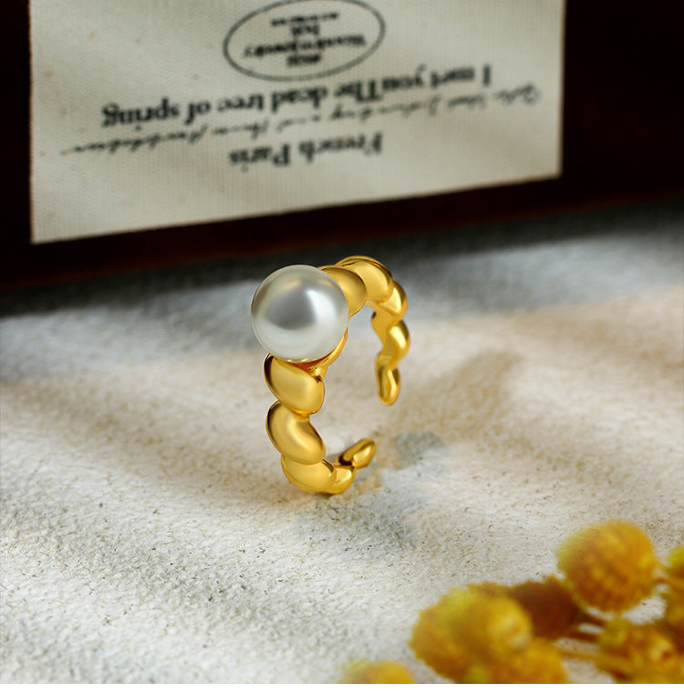 Hong Kong Style Twist Gradient 18k Gold Plated Women's Freshwater Pearl Index Finger Ring