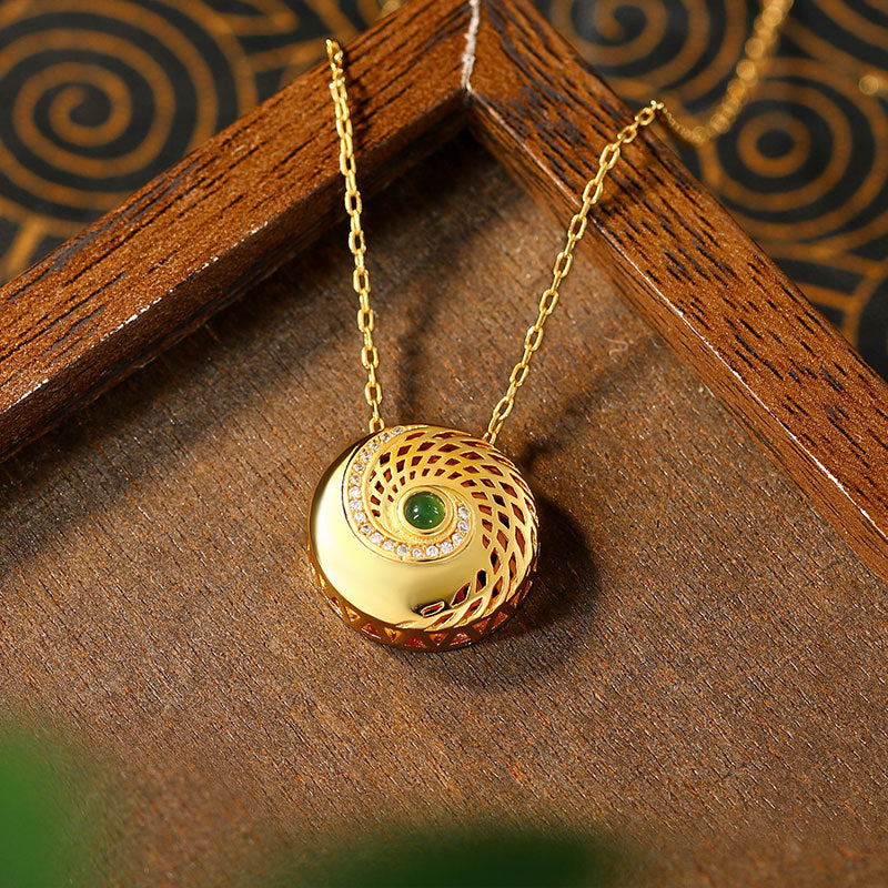 Niche Design Light Luxury Simulated Jade Pendant Necklace with Transfer Beads for Women