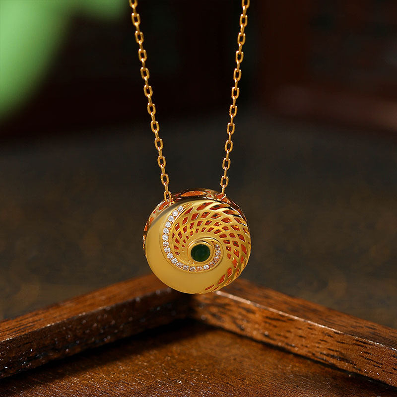 Niche Design Light Luxury Simulated Jade Pendant Necklace with Transfer Beads for Women