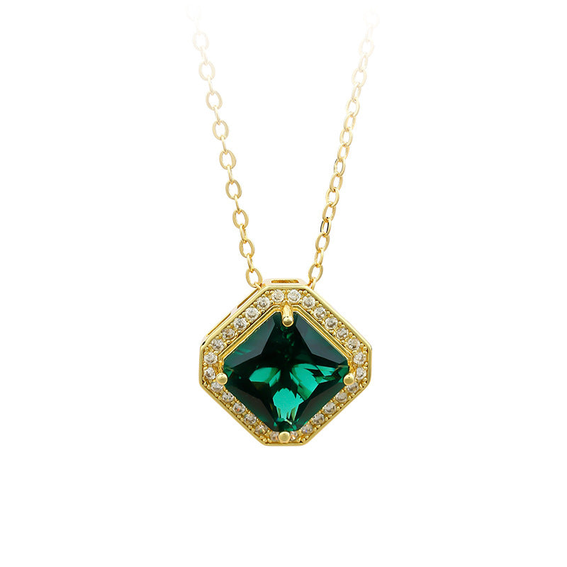 Fashion Simple Grandmother Green Chen Stone Versa Color Gold Plated Niche Necklace