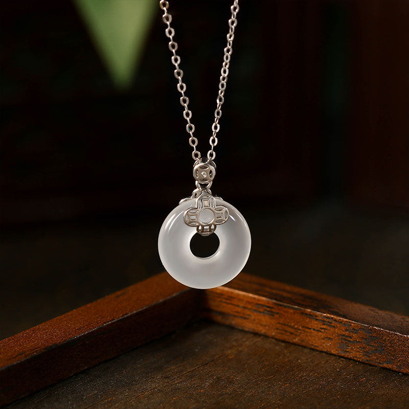 Safe Buckle Natural White Chalcedony Necklace for Girls, Light Luxury Elegant Clavicle Chain