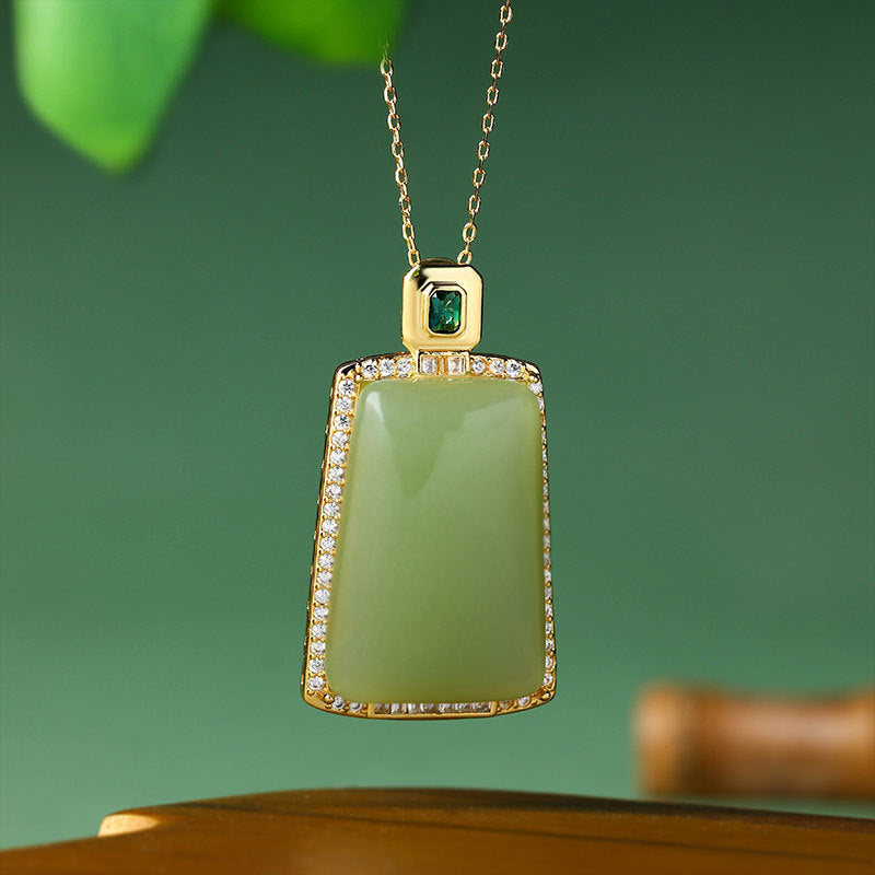 Vintage Gold-plated Imitation Hetian Jade Geometric Pendant Necklace