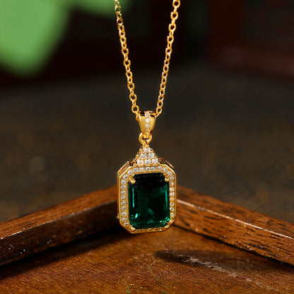Gold Plated Micro Brilliant Crystal Zircon Pendant with Green Pointed Crystal for Men and Women