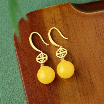 Vintage Imitation Beeswax Amber Real Gold Plated Auspicious Cloud Pattern Round Bead Ear Hooks for Women