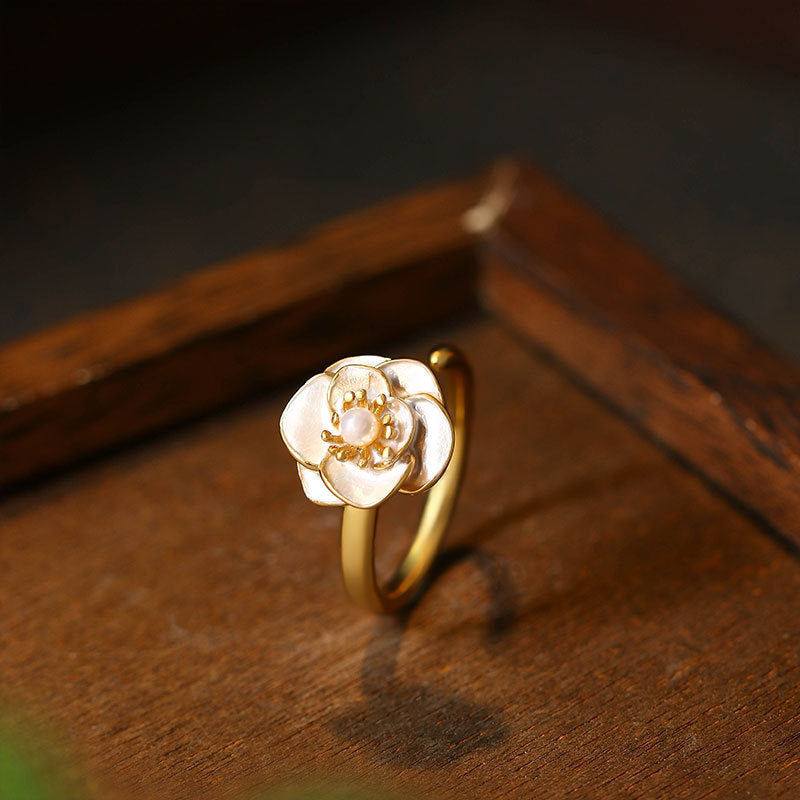French Retro Niche Camellia Index Finger Ring for Women