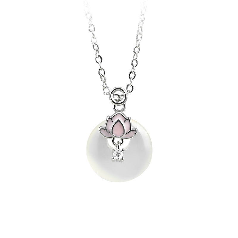 Ayeryuan Lotus White Chalcedony Safe Buckle Women's Clavicle Necklace